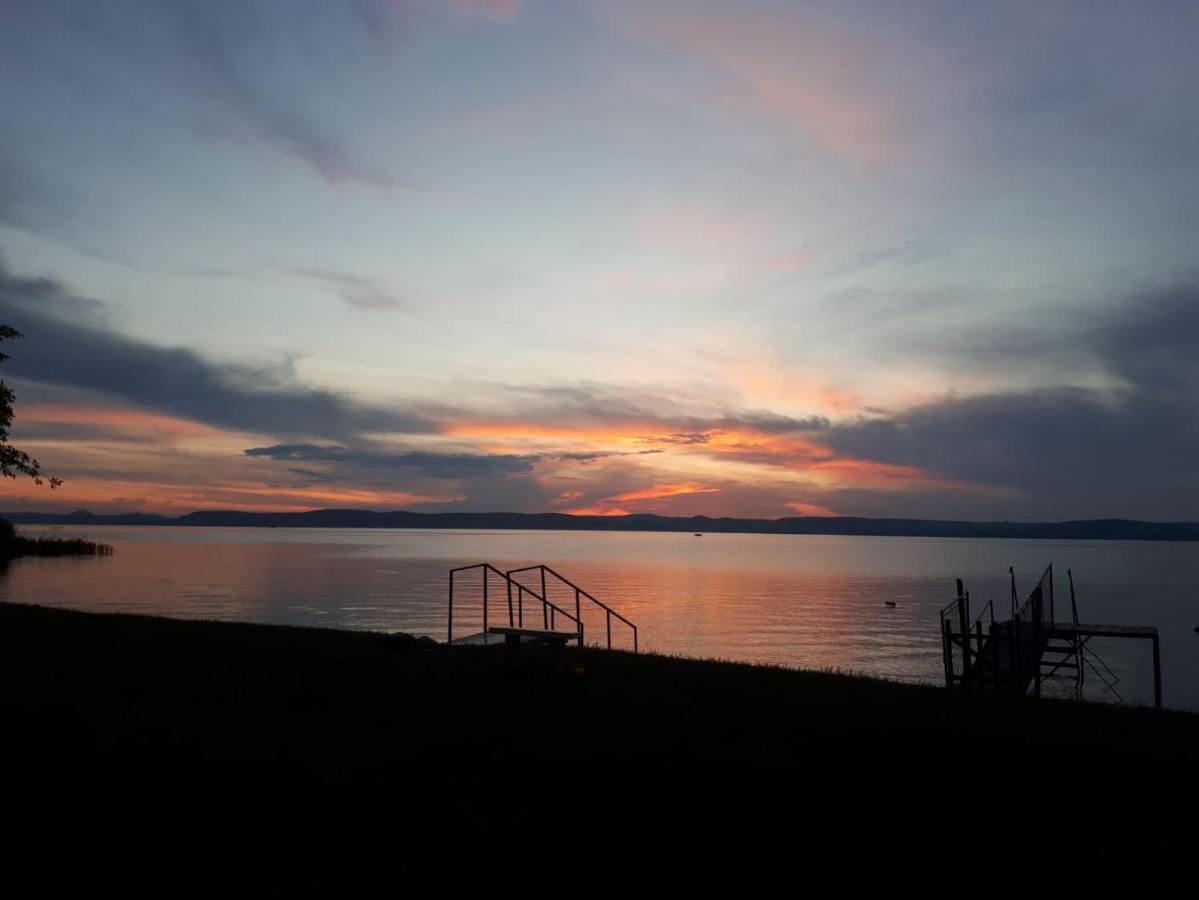 Traumlage Direkt Am See Balatonszemes Exterior foto